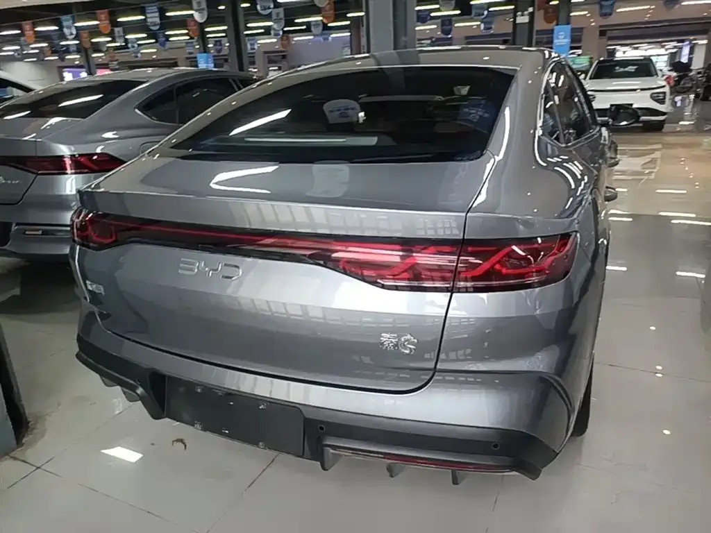 BYD Qin L — фото 9