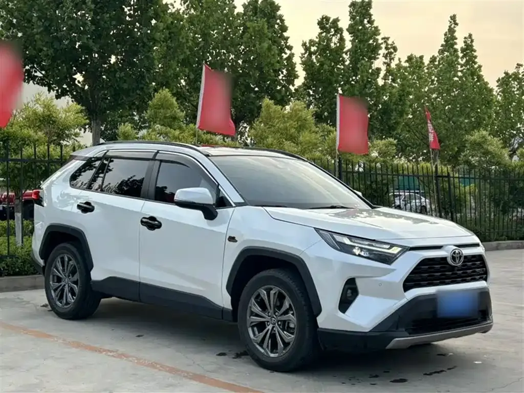 Toyota RAV4 — фото 6
