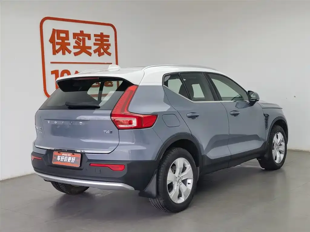 Volvo XC40 — фото 9