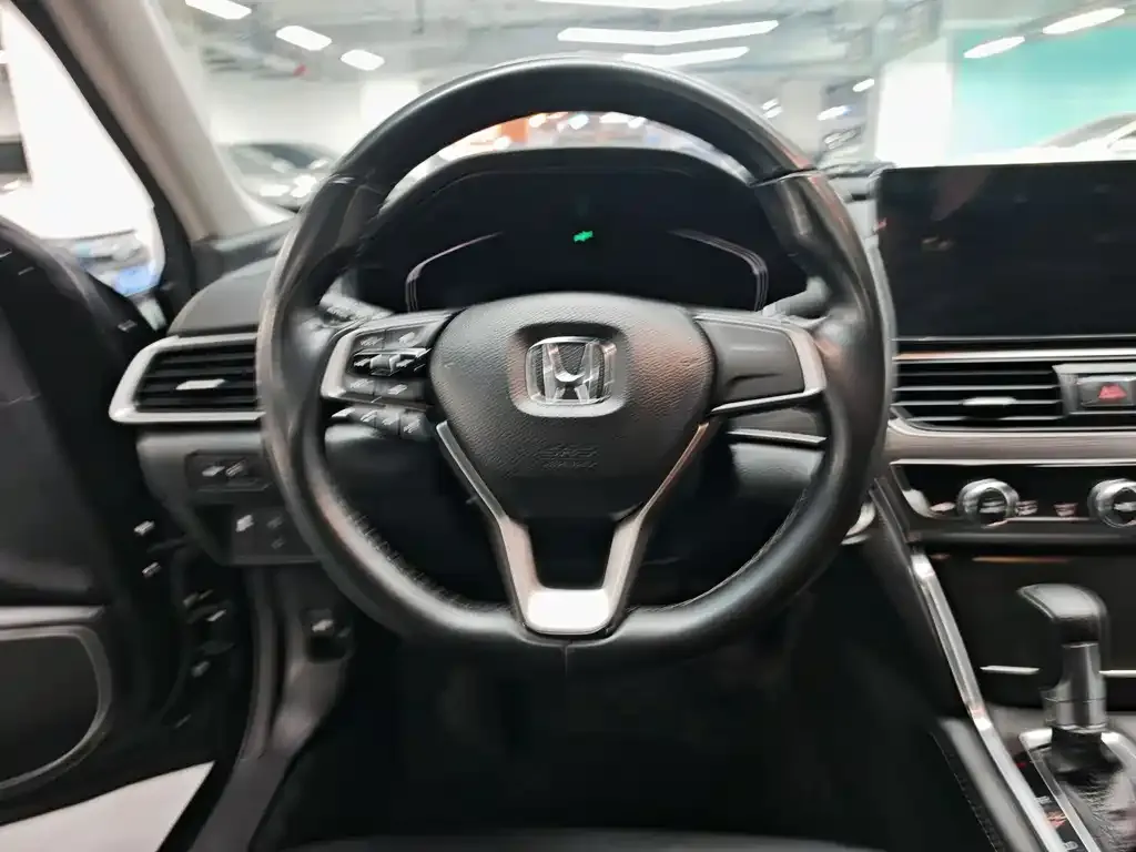 Honda Accord — фото 7
