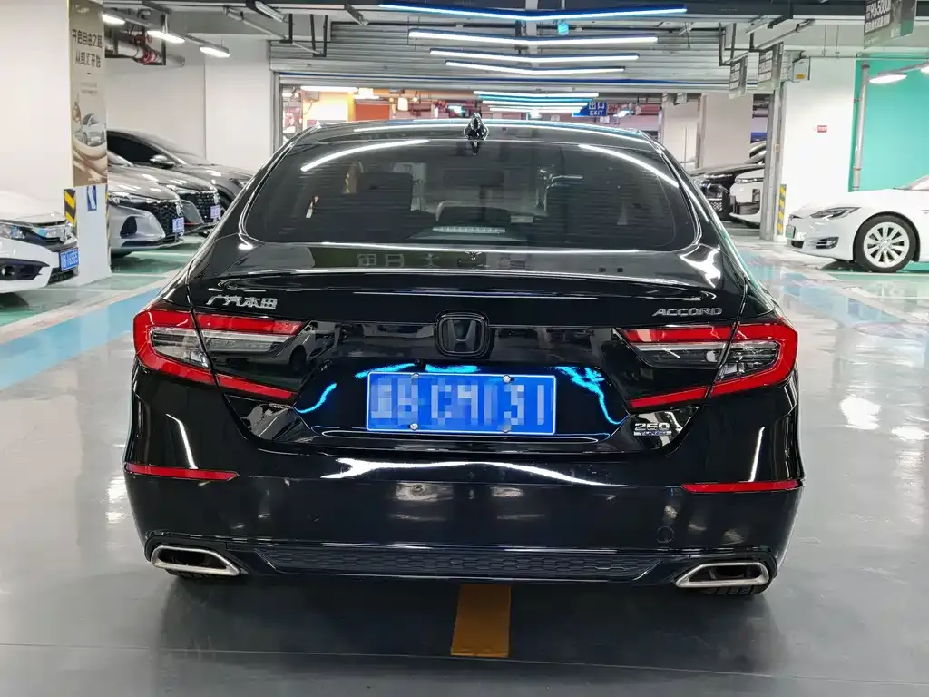 Honda Accord — фото 10