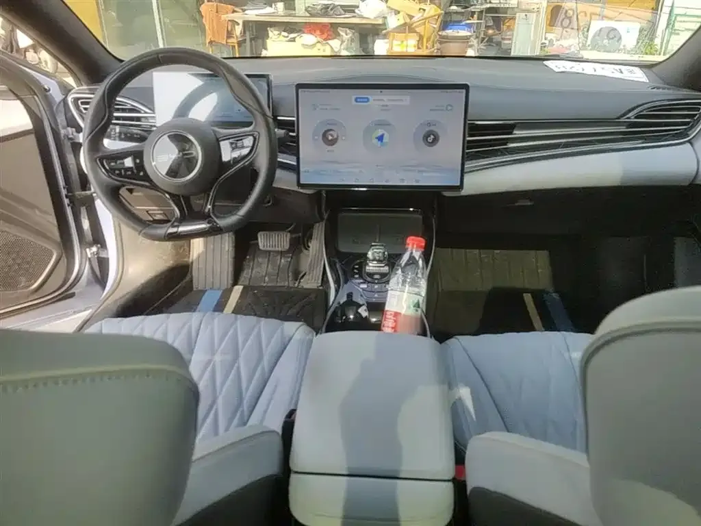BYD Seal — фото 8