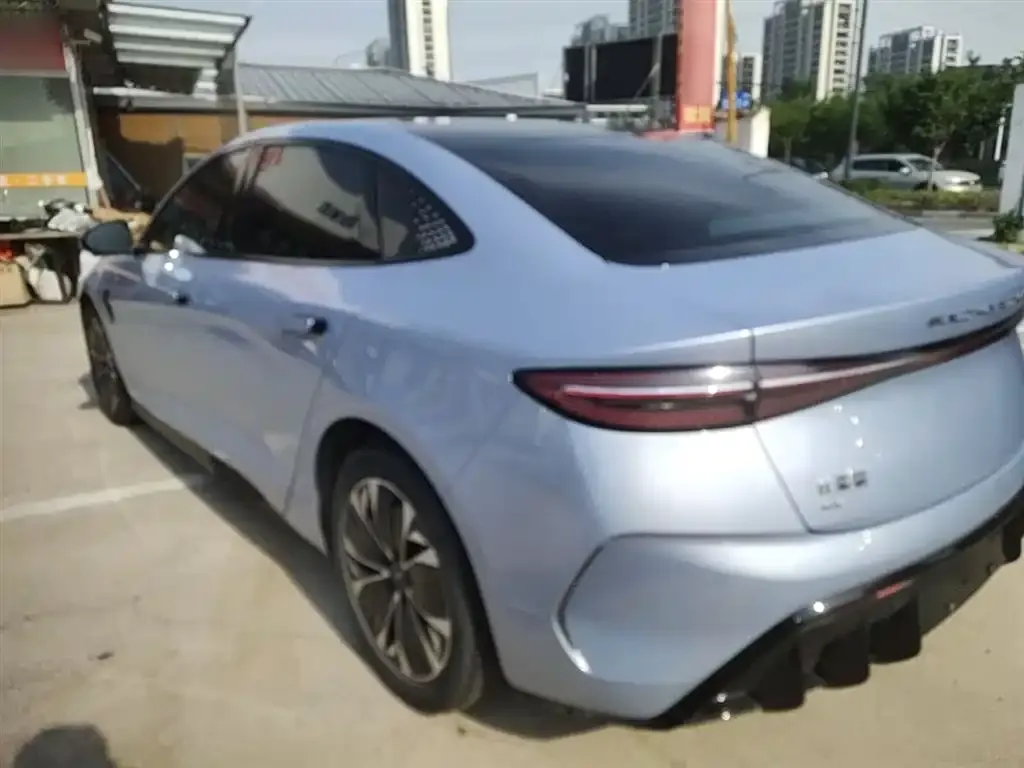 BYD Seal — фото 4
