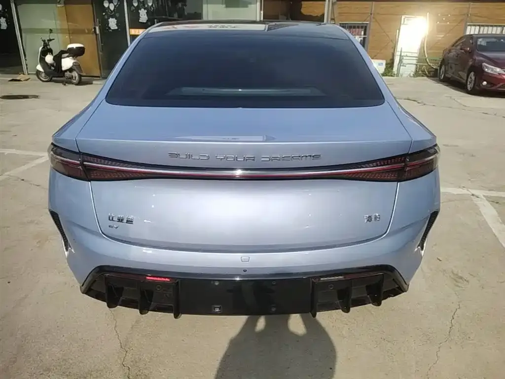 BYD Seal — фото 5