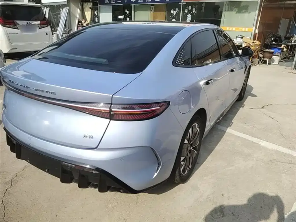 BYD Seal — фото 7