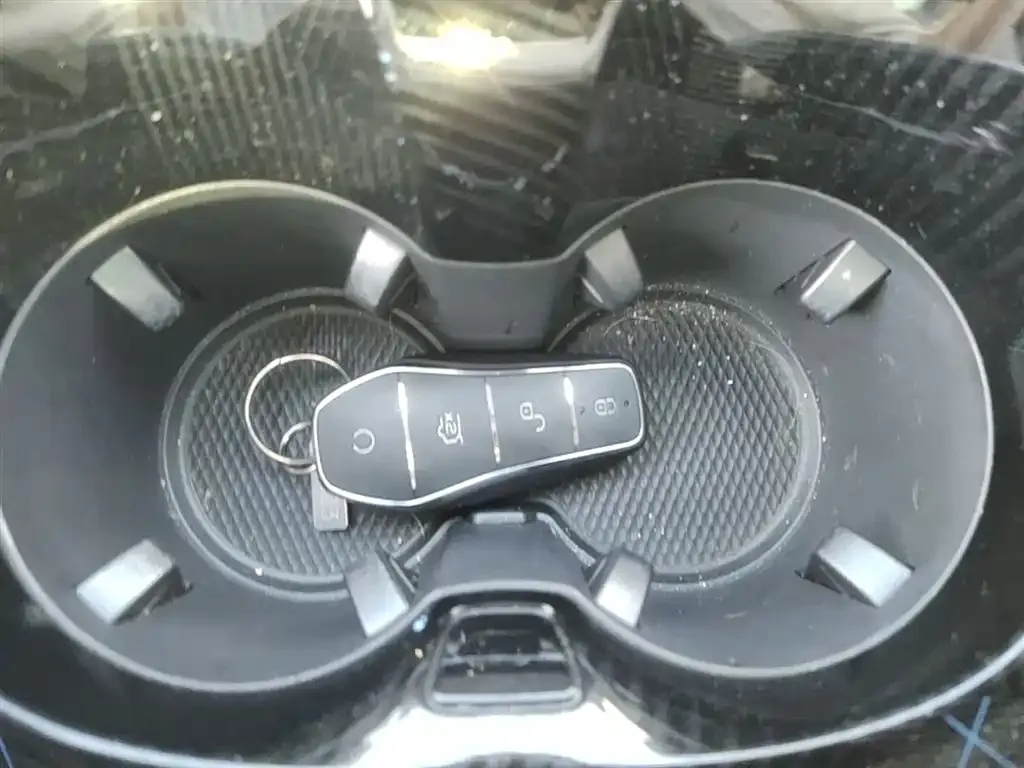 BYD Seal — фото 10