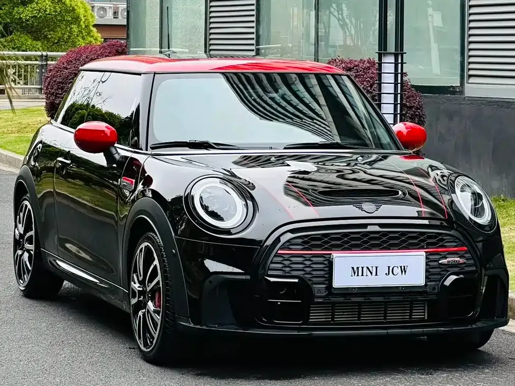 MINI JCW (John Cooper Works) — фото 1