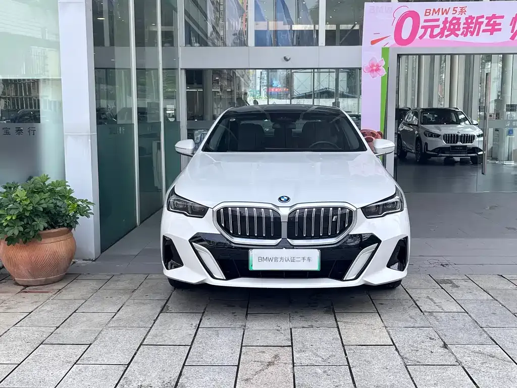 BMW i5 2025 из CN, фото 5