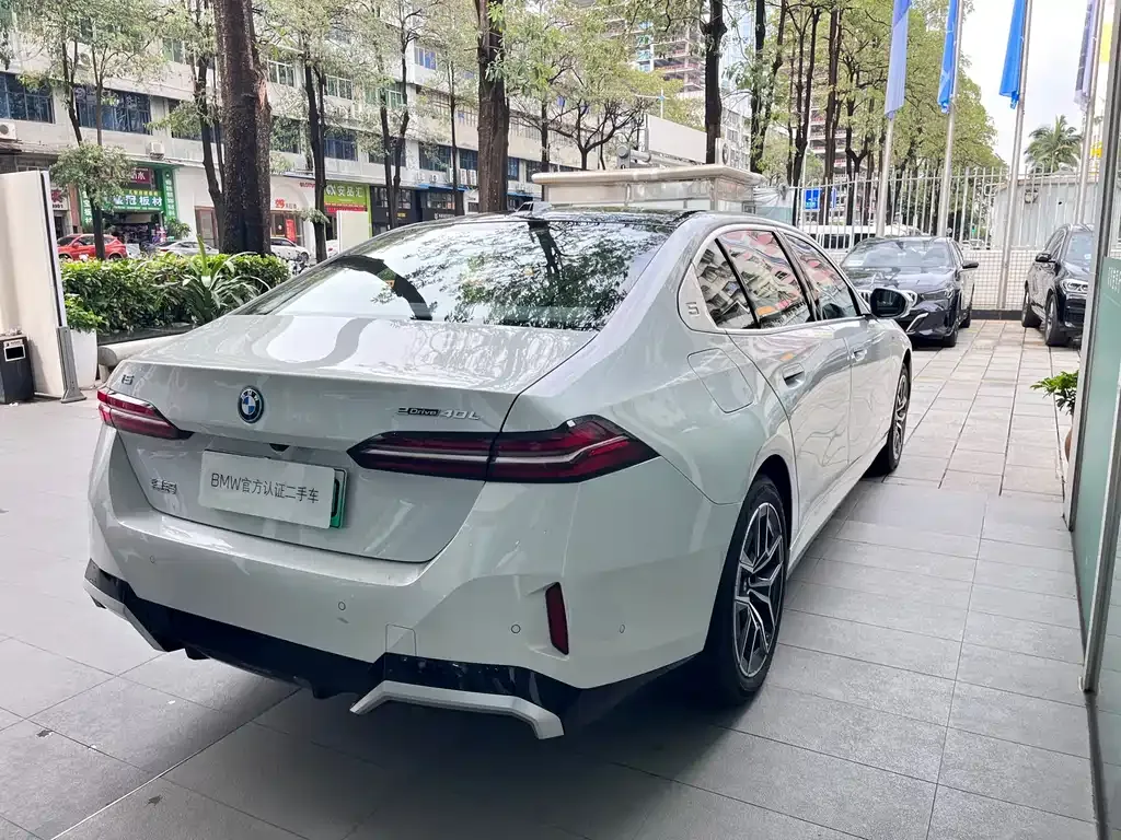 BMW i5 2025 из CN, фото 9