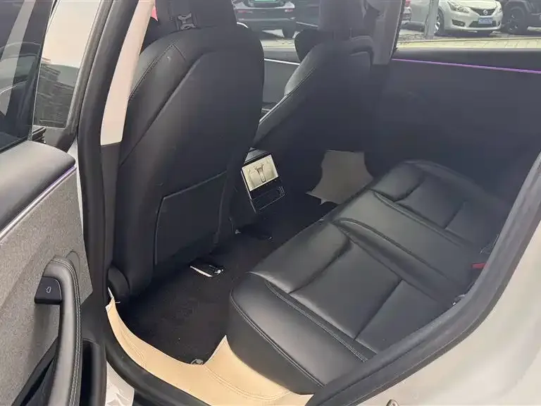 Tesla Model 3 — фото 4