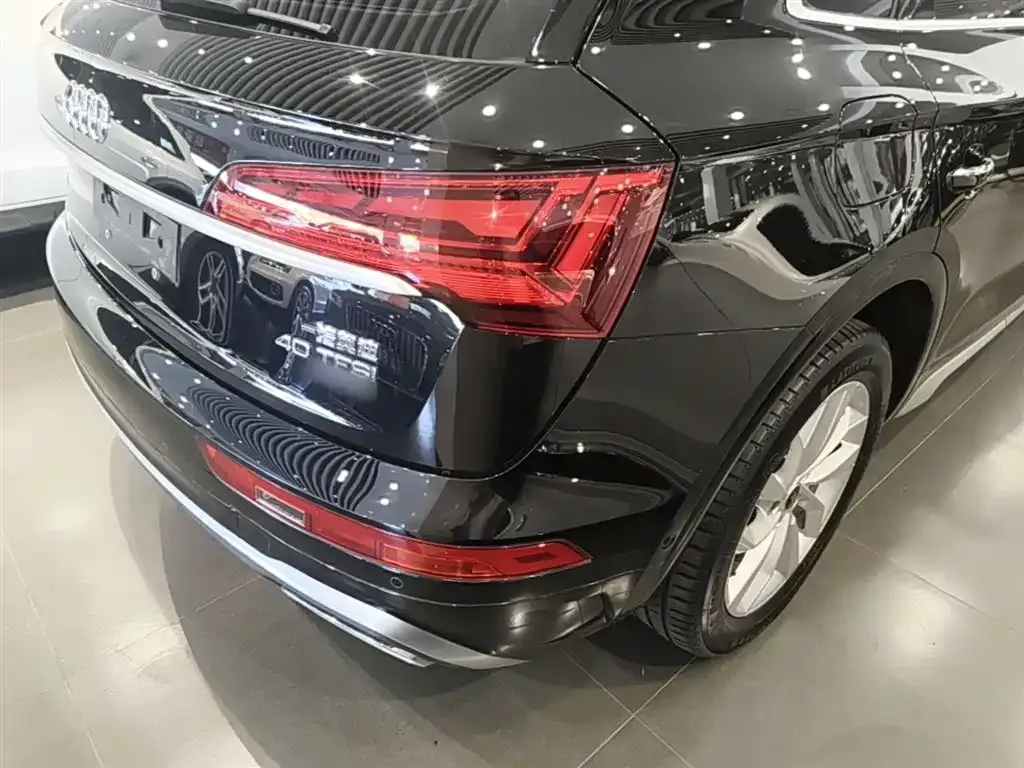Audi Q5L — фото 5