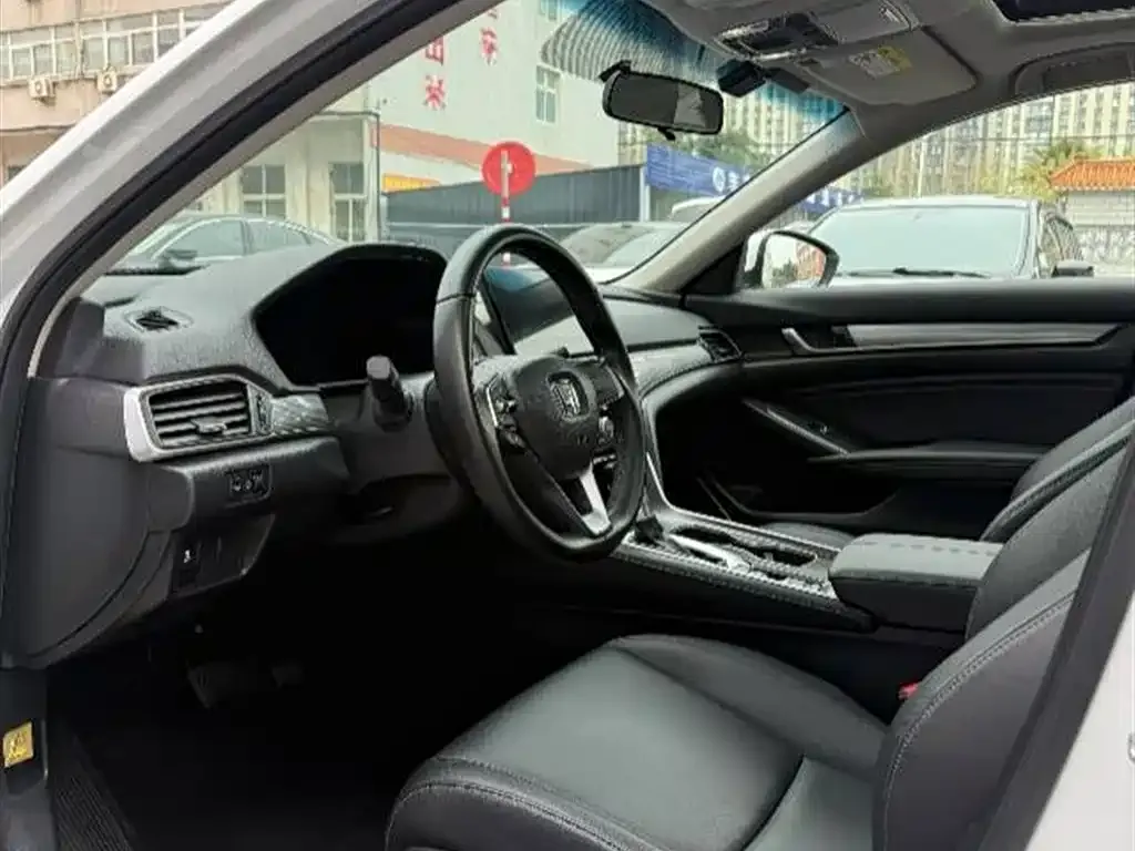 Honda Accord — фото 7