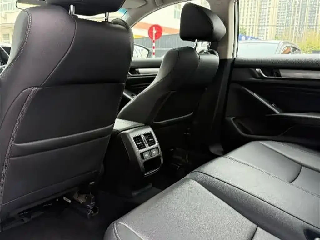 Honda Accord — фото 2