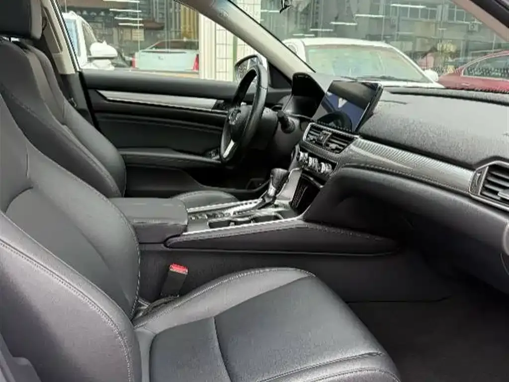 Honda Accord — фото 8
