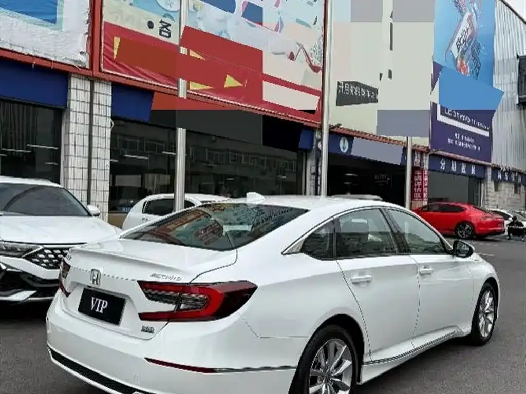 Honda Accord — фото 9