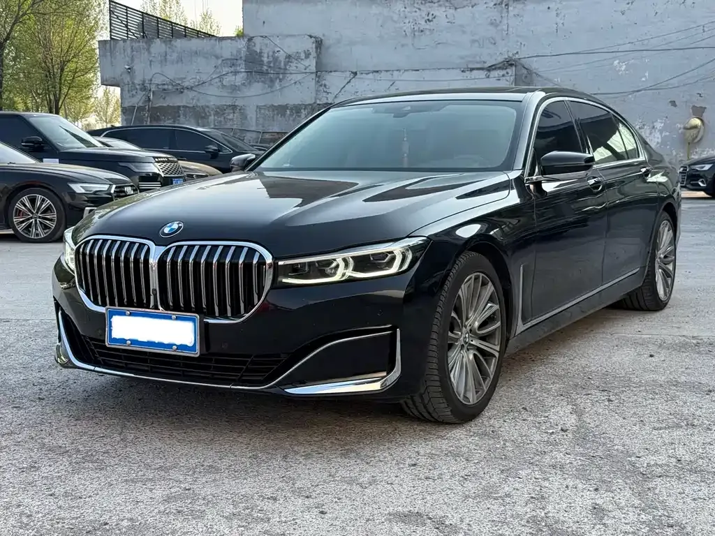 BMW 7 Series — фото 1