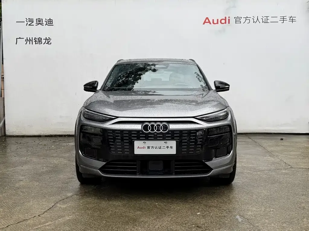 Audi Q6L e-tron — фото 1