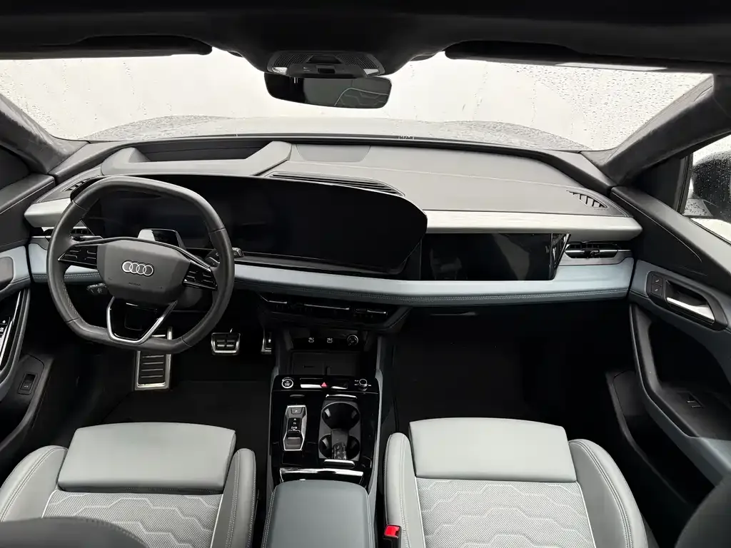 Audi Q6L e-tron — фото 6