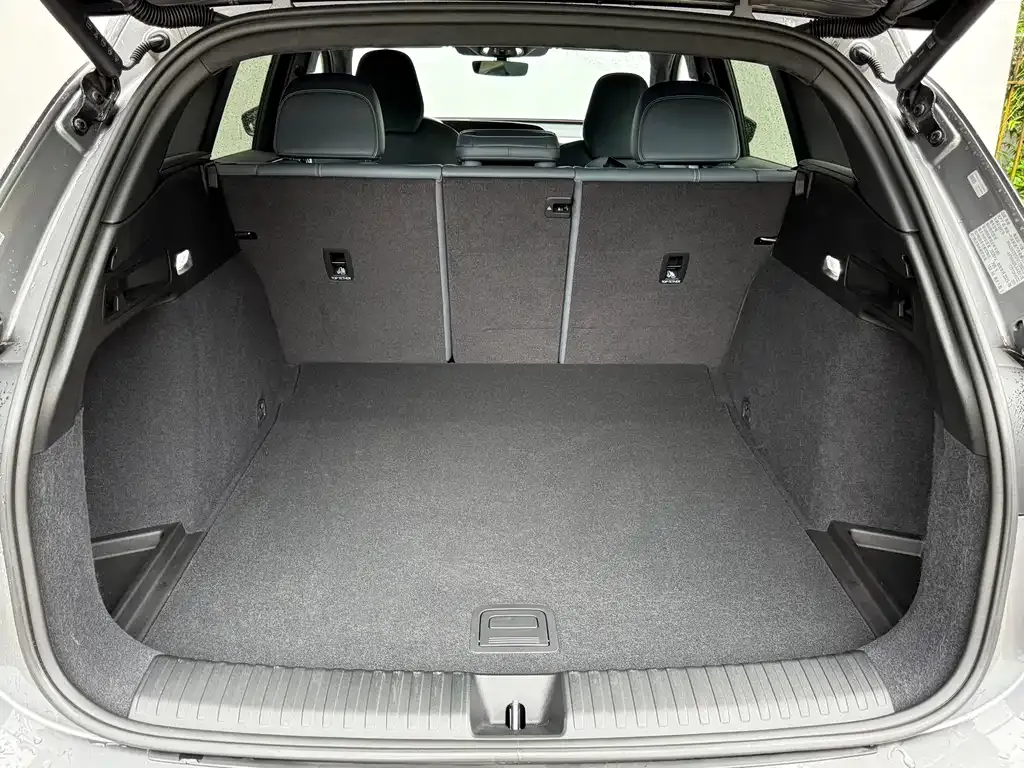 Audi Q6L e-tron — фото 7