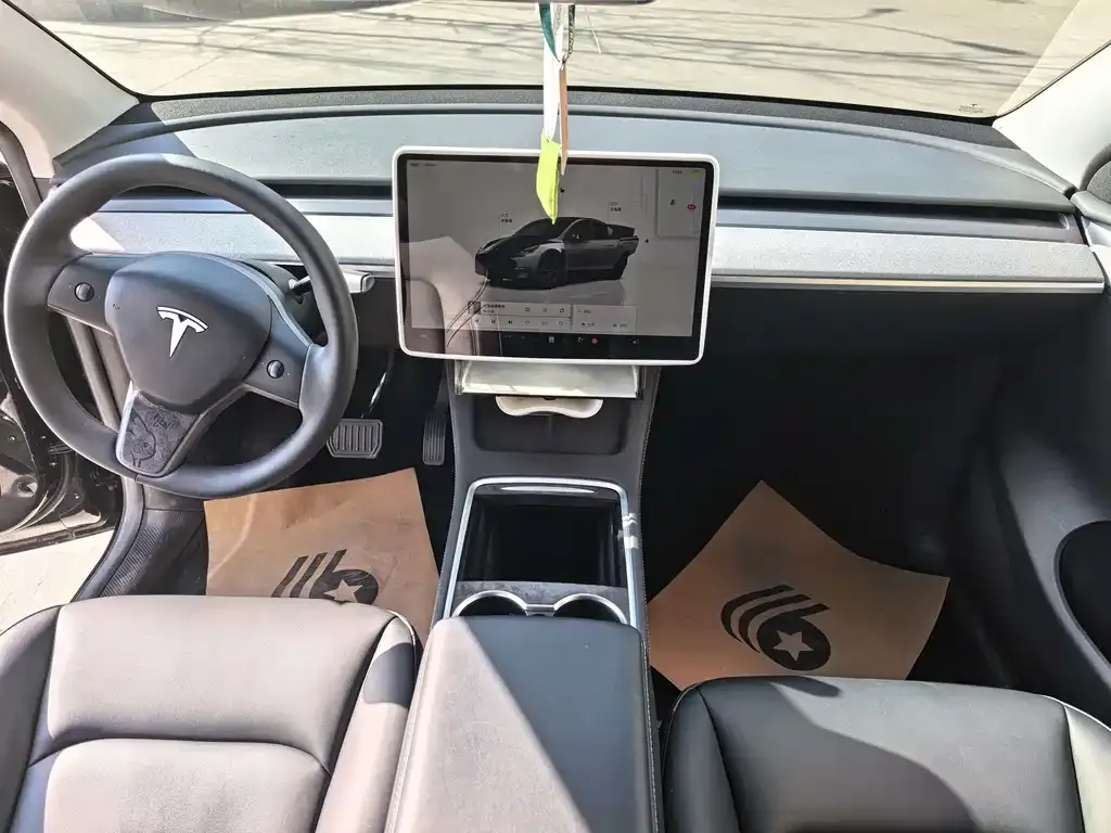 Tesla Model Y — фото 2