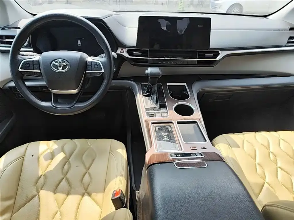 Toyota Granvia 2024 из CN, фото 3