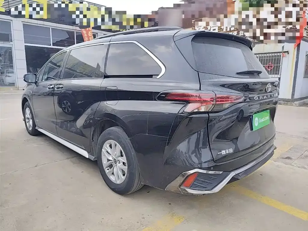 Toyota Granvia 2024 из CN, фото 2