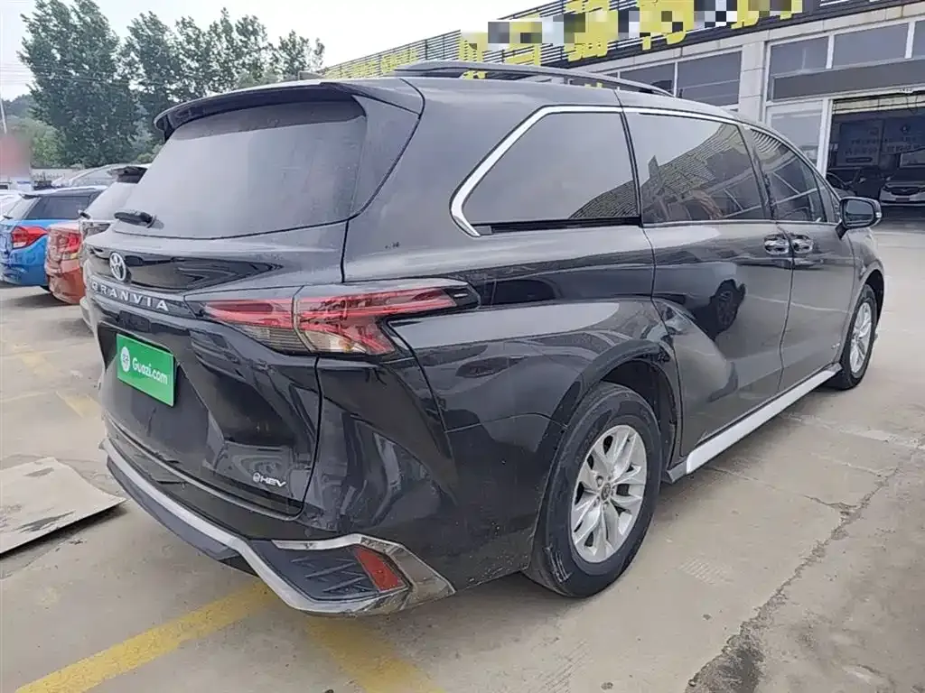 Toyota Granvia 2024 из CN, фото 7