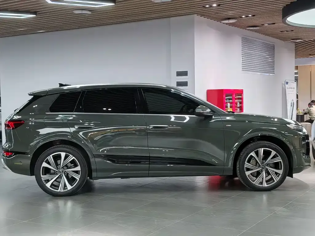 Audi Q6L e-tron 2025 из CN, фото 4