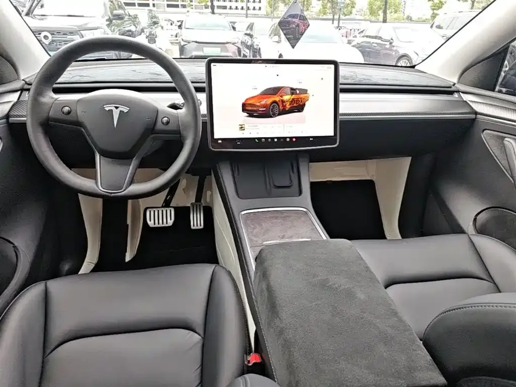 Tesla Model Y — фото 7