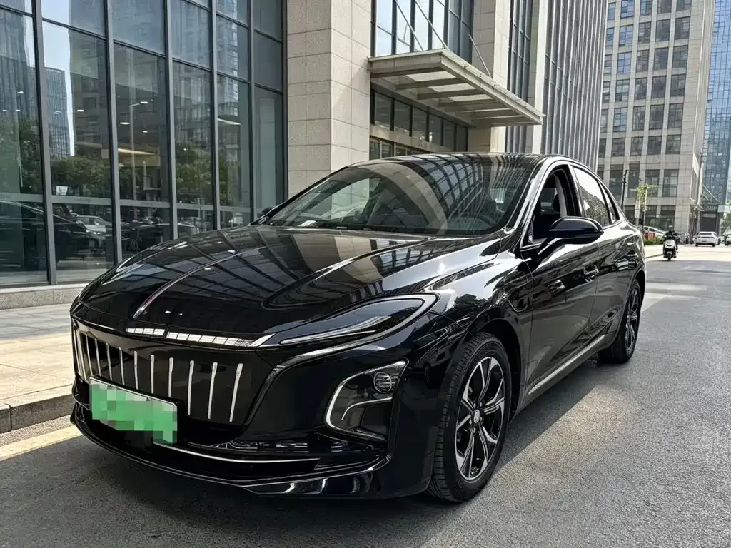 Hongqi E-QM5