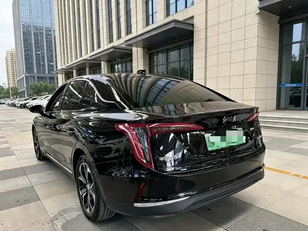 Hongqi E-QM5 2024 из CN, фото 9