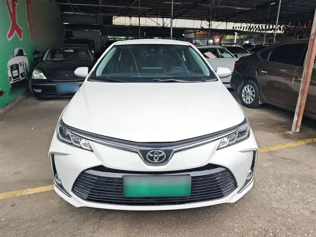 Toyota Corolla — фото 7