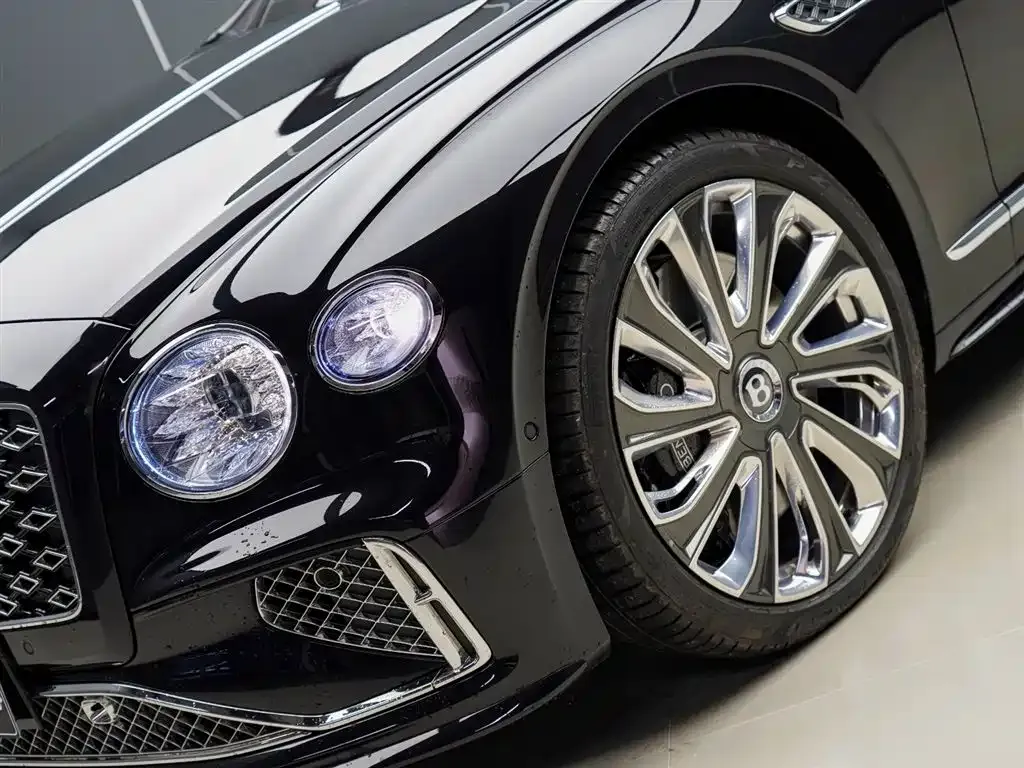 Bentley Flying Spur PHEV — фото 7