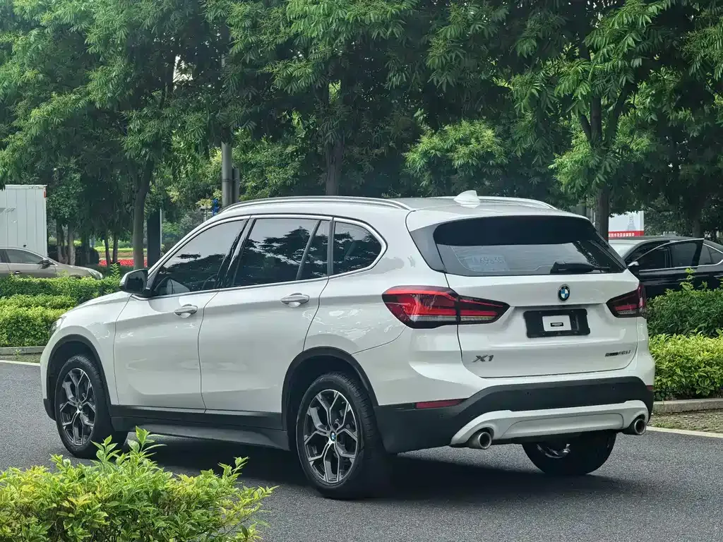 BMW X1 — фото 7