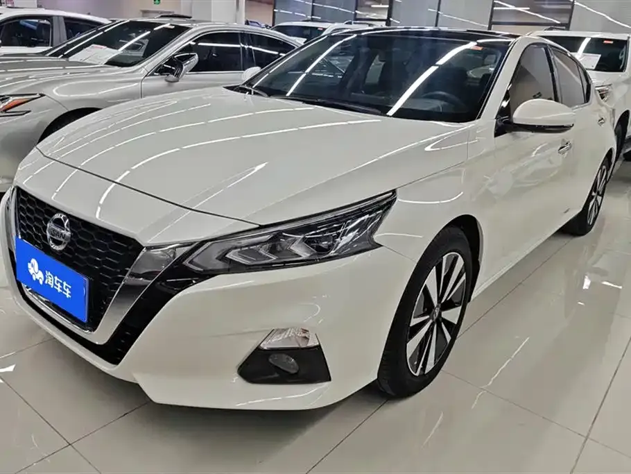 Nissan Teana — фото 1