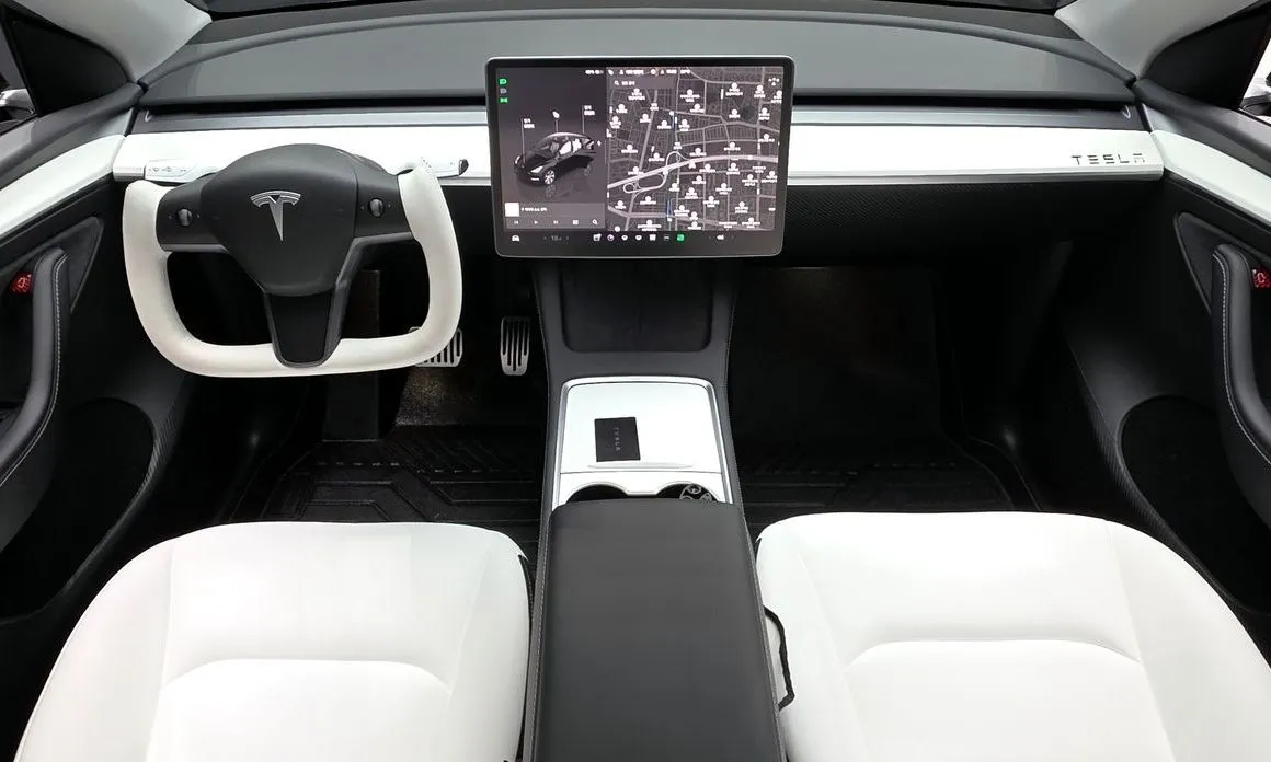 Tesla Model Y — фото 7