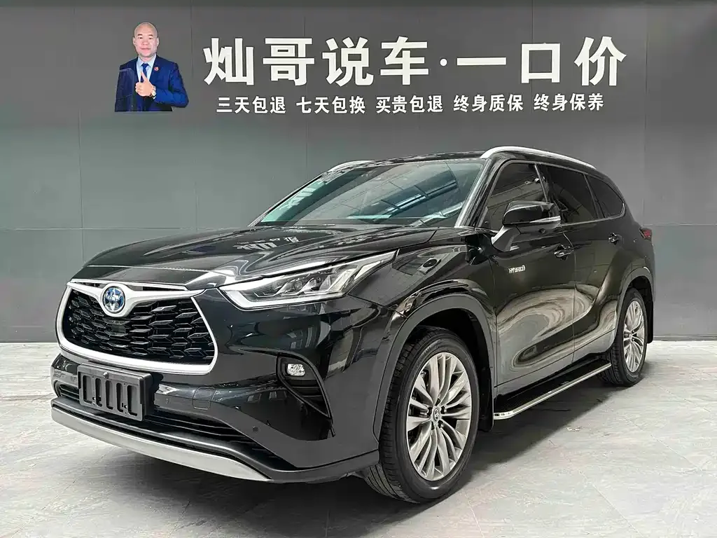 Toyota Highlander — фото 1