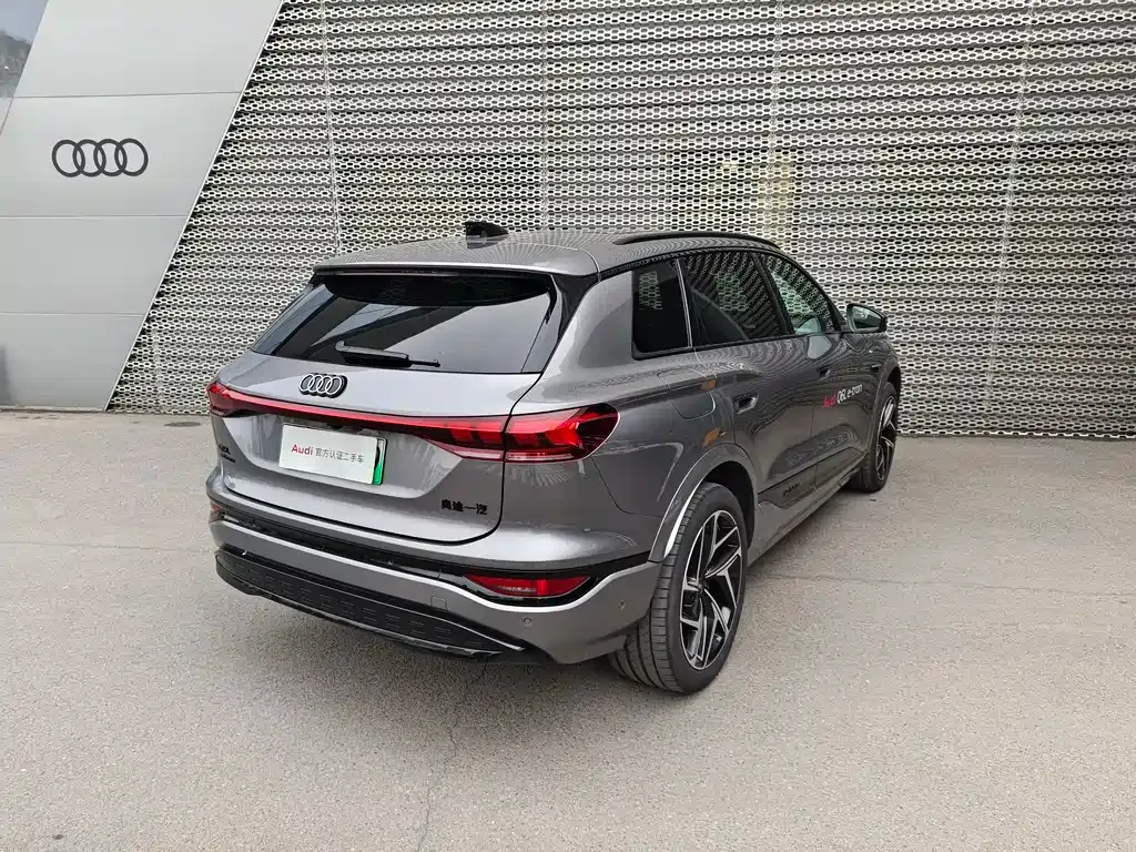 Audi Q6L e-tron — фото 8