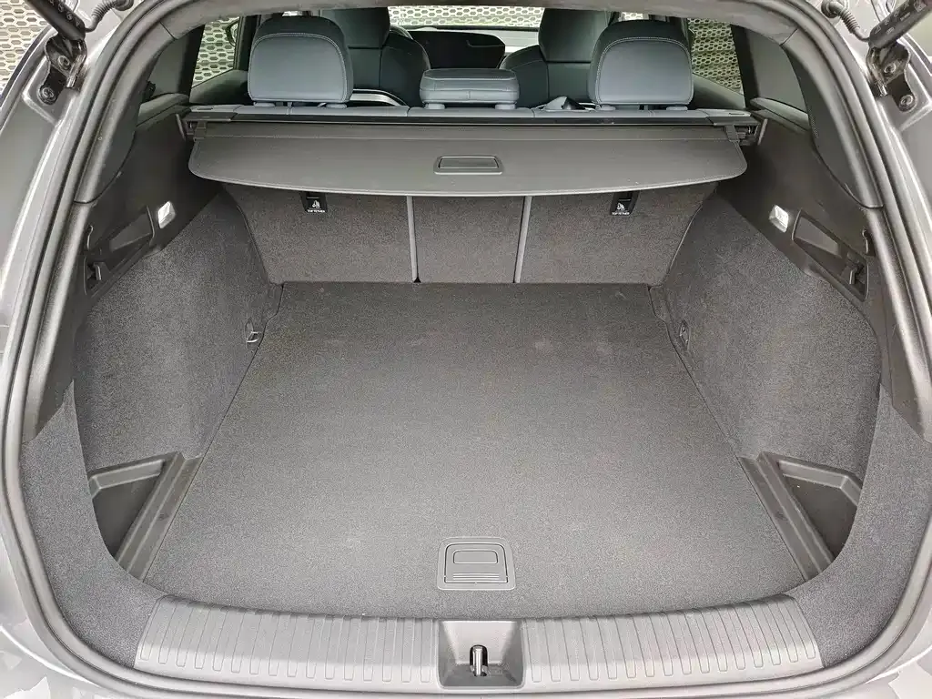 Audi Q6L e-tron — фото 3