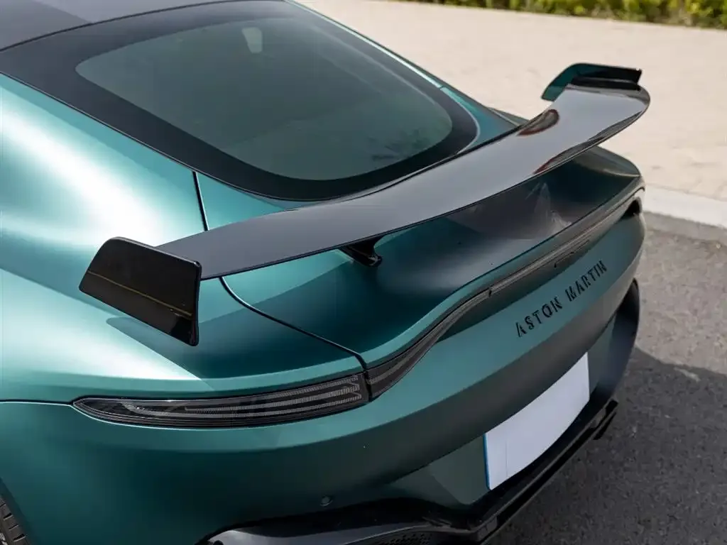 Aston Martin V8 Vantage 2022 из CN, фото 10
