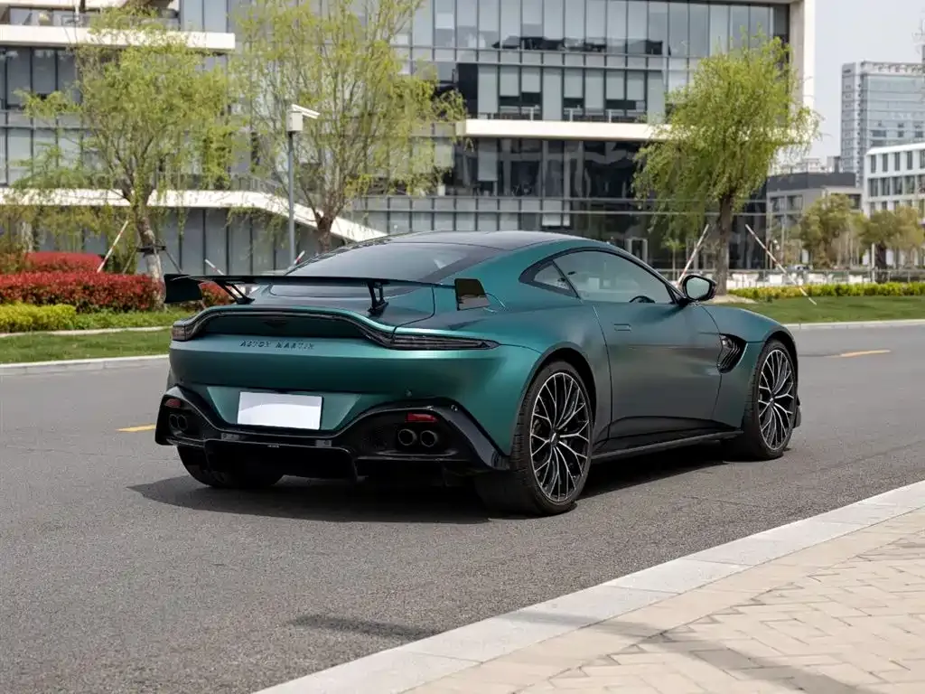 Aston Martin V8 Vantage 2022 из CN, фото 7