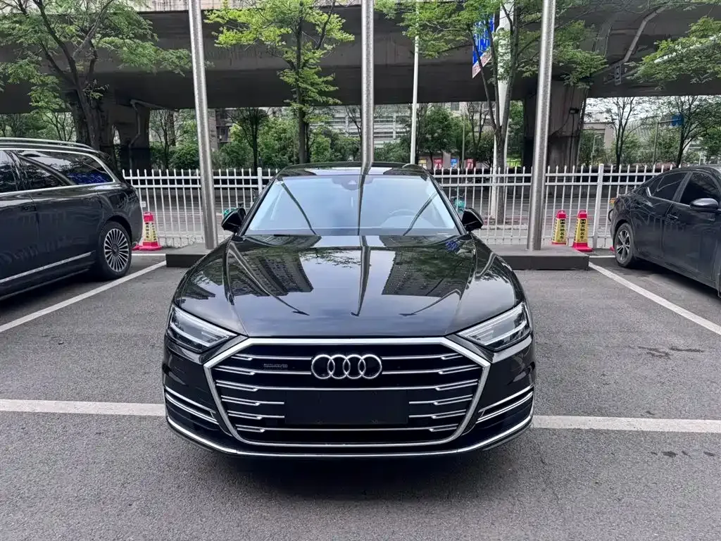 Audi A8 — фото 5