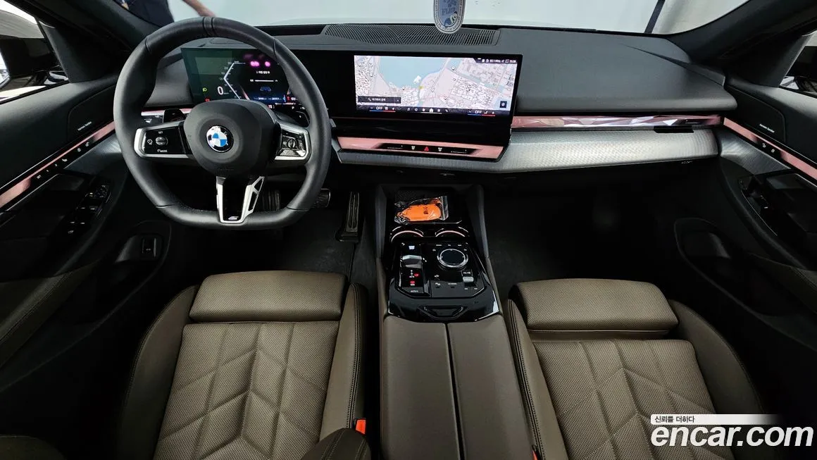 BMW 5-Series — фото 10