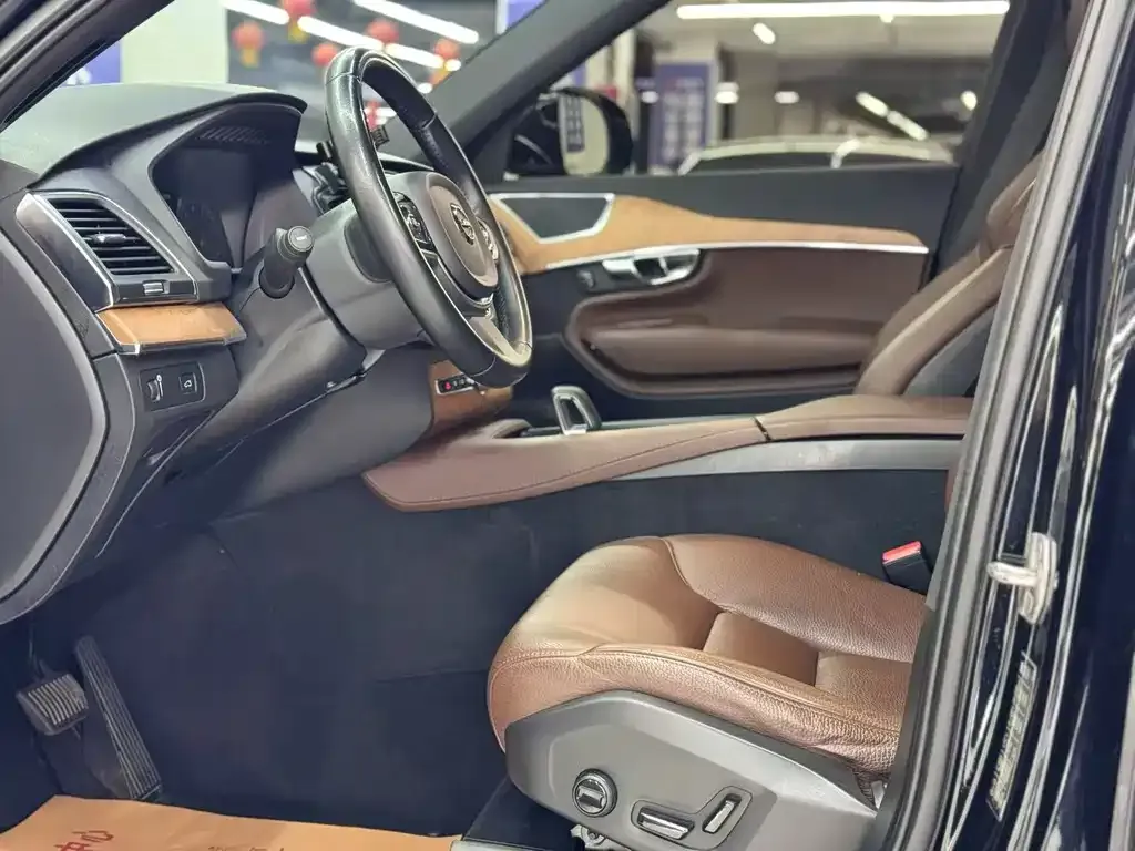 Volvo XC90 2021 из CN, фото 8
