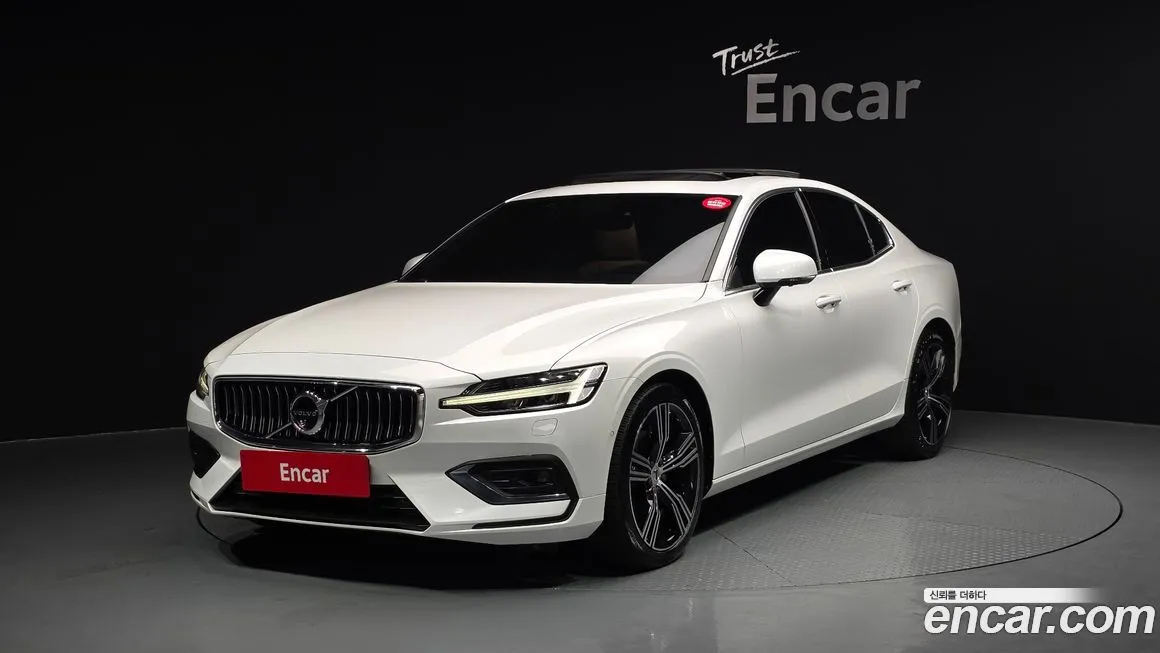 Volvo S60 — фото 1