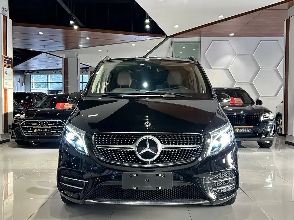 Mercedes-Benz V-Class — фото 10