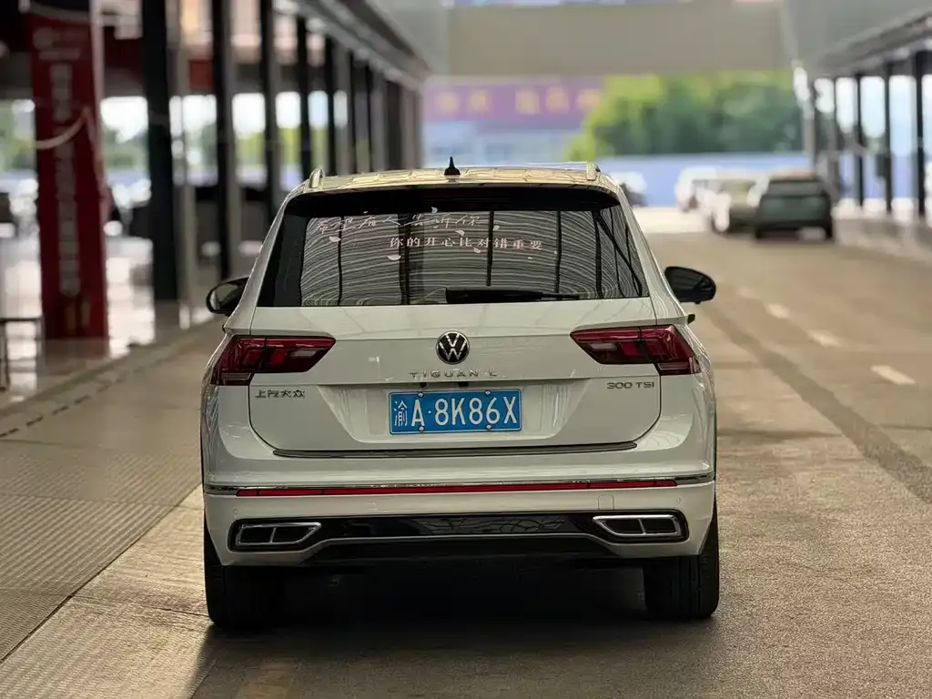 Volkswagen Tiguan L — фото 8