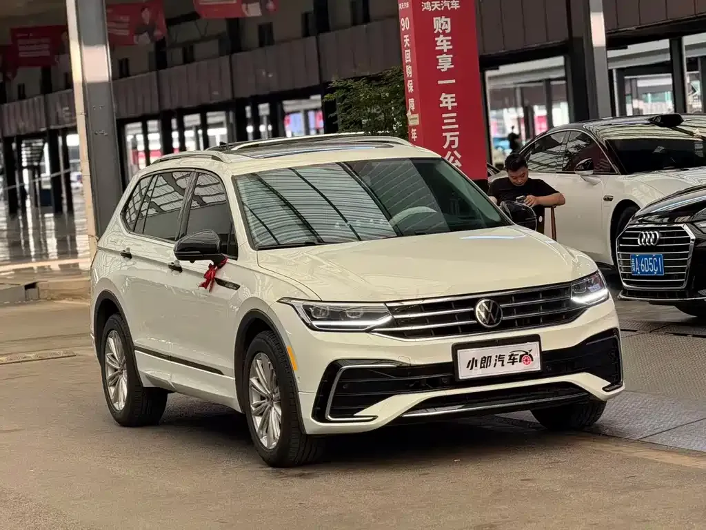 Volkswagen Tiguan L — фото 6
