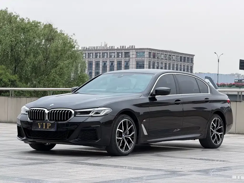BMW 5 Series — фото 1