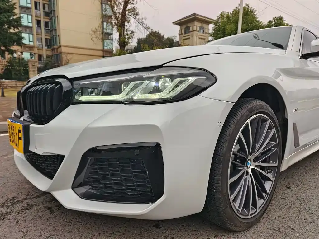 BMW 5 Series — фото 10